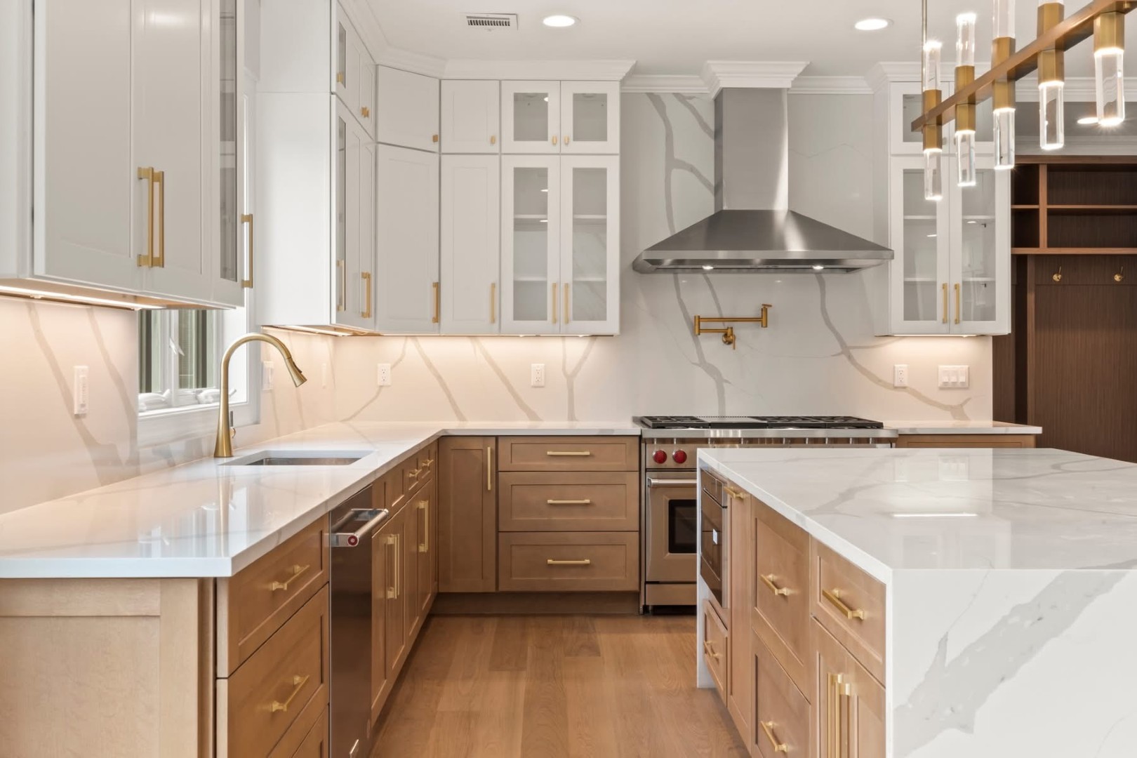 Kitchen by Decor Kitchen & Bath